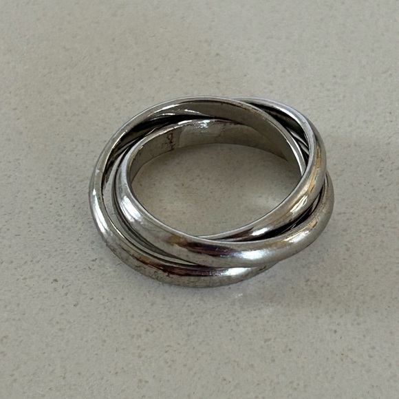 Silver Interlocked Wrap Ring by Urban Outfitters - Picture 3 of 14